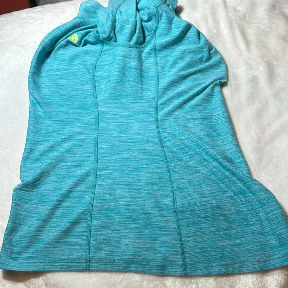 The North Face Lightweight Athletic Quarter Zip - Picture 11 of 13